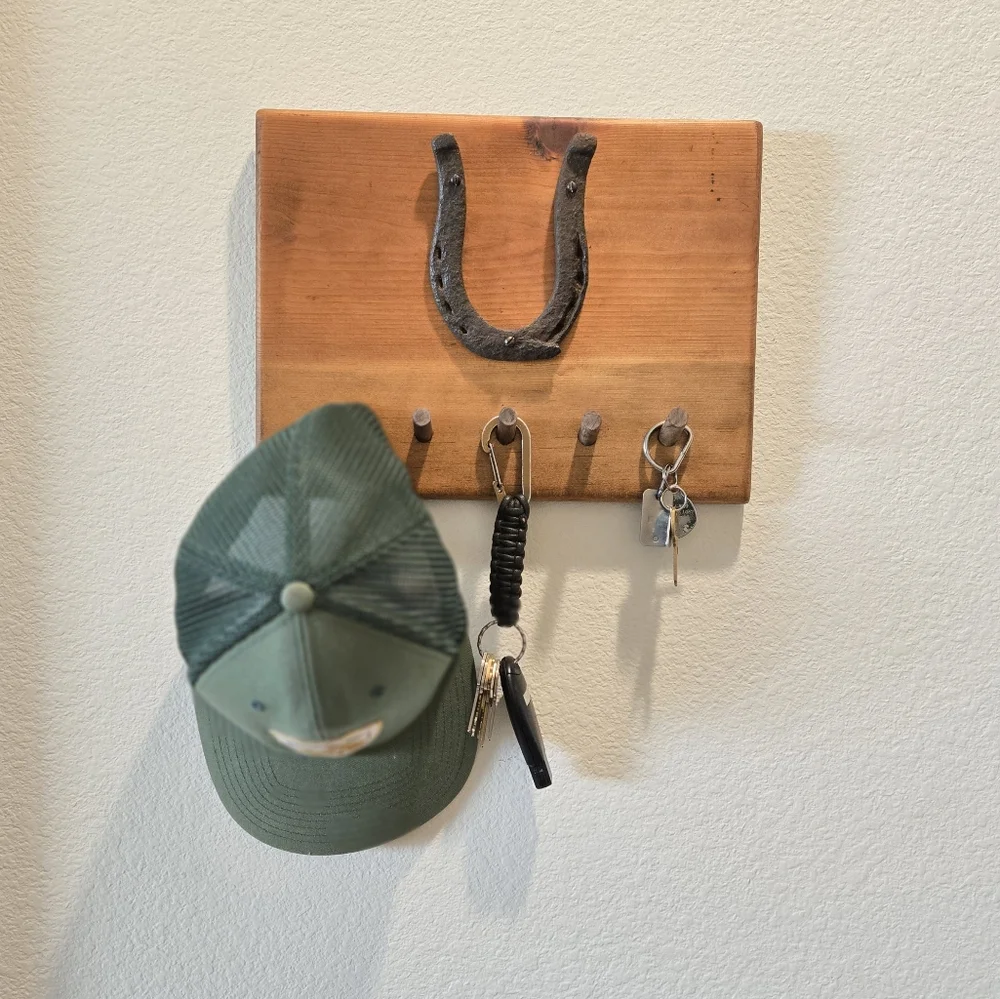 Handmade reclaimed pine wood gold rush era horseshoe wall hanging key hook 12x9